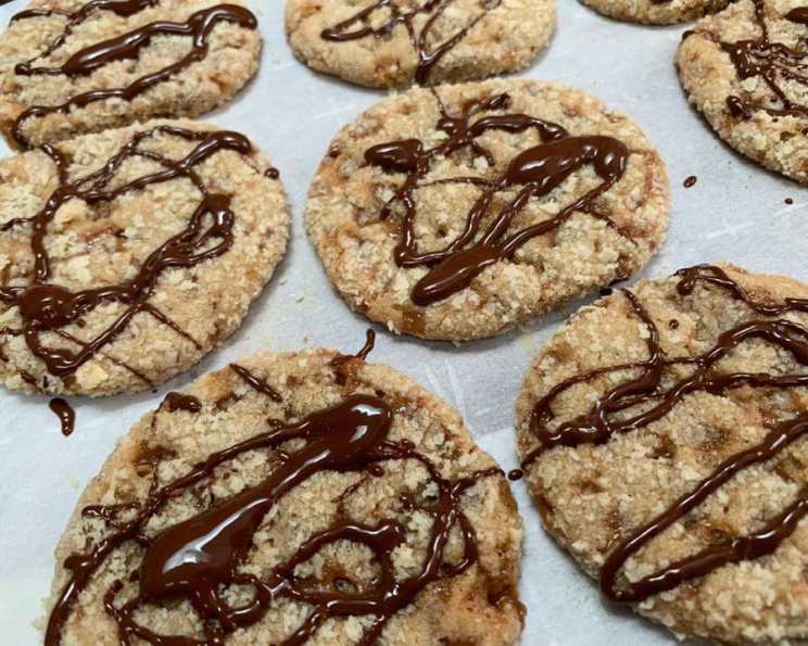 Almond Roca Cookies: Recreate Sweet Memories with Custom Flavor Tips